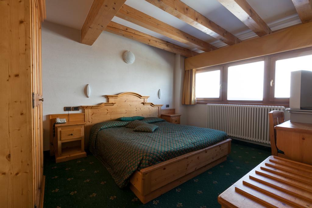 Sporting Hotel Passo del Tonale Habitación foto
